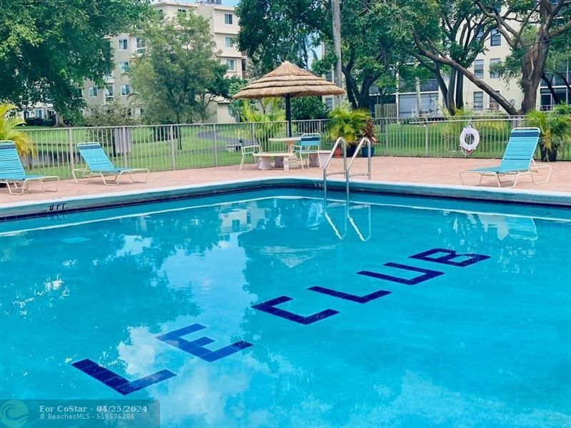 2205 S Cypress Bend Dr Unit 405, Pompano Beach, FL 33069 Condo for