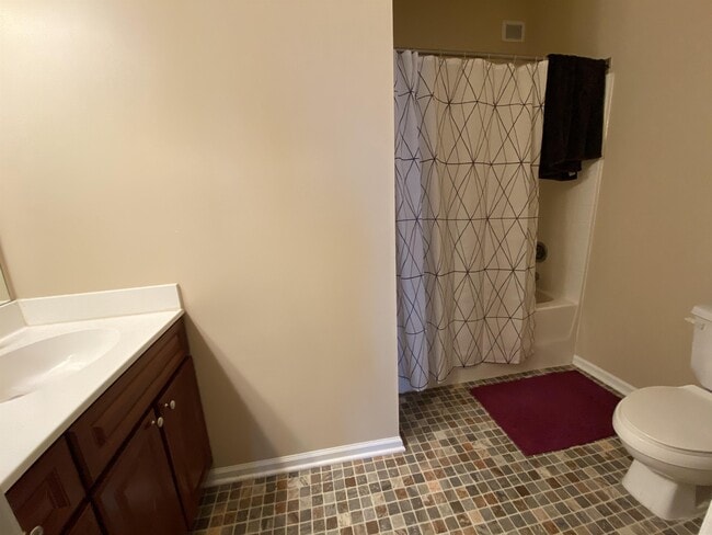 Building Photo - 649 Old Hwy 8