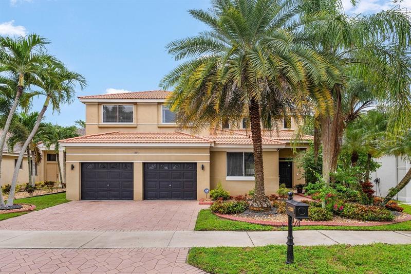 Foto principal - 1325 Camellia Cir