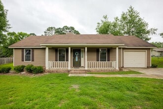 Building Photo - 3951 Foxridge Dr