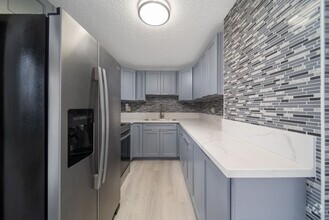 Building Photo - 502 Captain Cook Ave