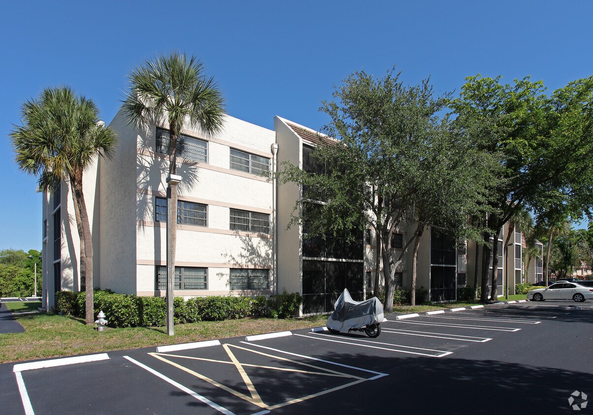 Foto del edificio - Palm Crest Apartments