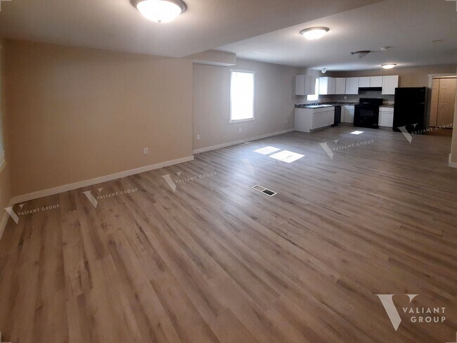 Building Photo - Spacious 4 Bed, 3 Bath Rental Home in Desi...