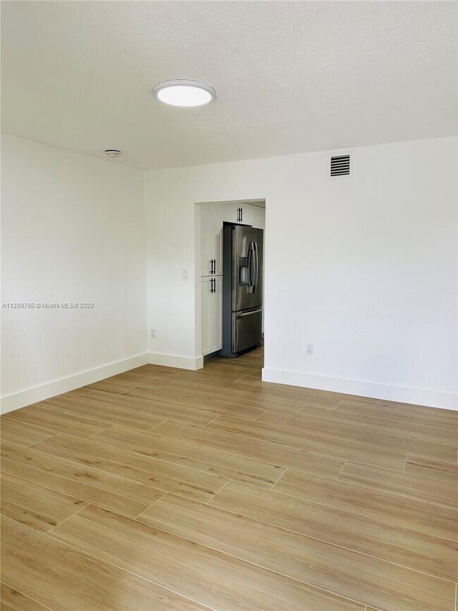 Building Photo - 4101 SW 102nd Ave