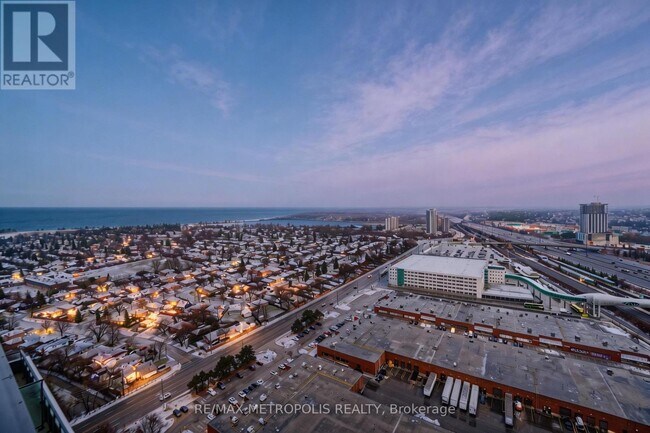 Photo du bâtiment - 1435 Celebration Dr