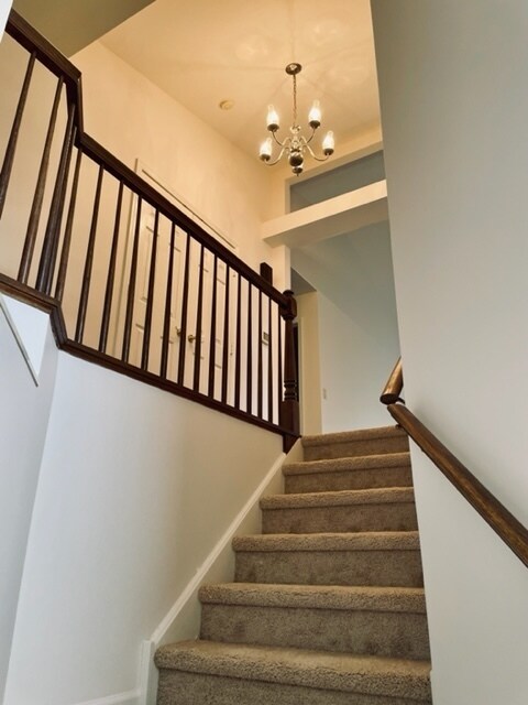 Foto del edificio - 484 White Oak Ln