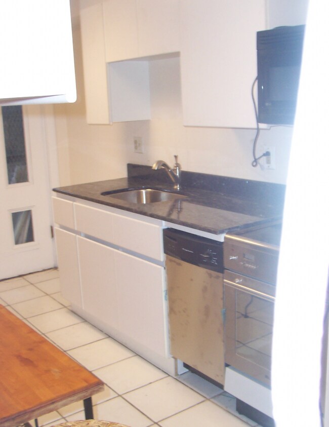 Building Photo - 429 Marlborough St