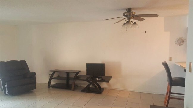 Building Photo - 2B APARTMENT FOR RENT NEAR NOLANA AND WARE RD