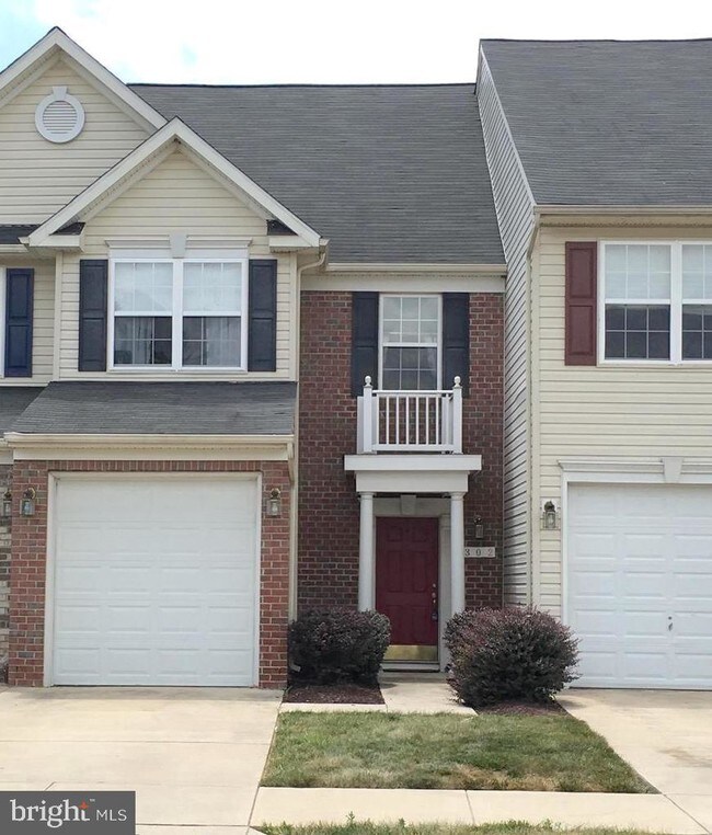 Building Photo - 302 Meadow Dr