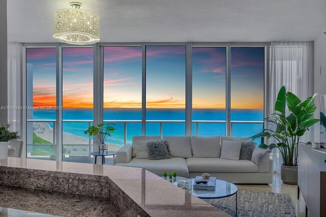 Foto del edificio - 100 South Pointe Dr
