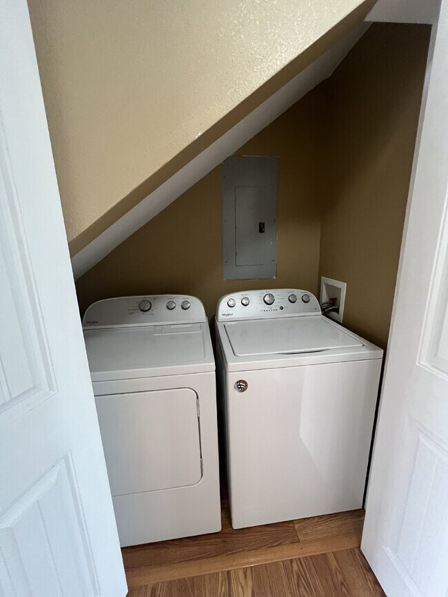 Foto del edificio - 2BR Prestine / Lakeview Townhouse