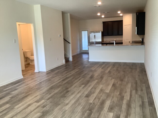 Foto del edificio - 1036 Violet Lane