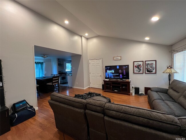 Foto del edificio - 37 Andover Ln