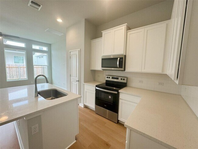 Building Photo - 2208 Vino Dulce