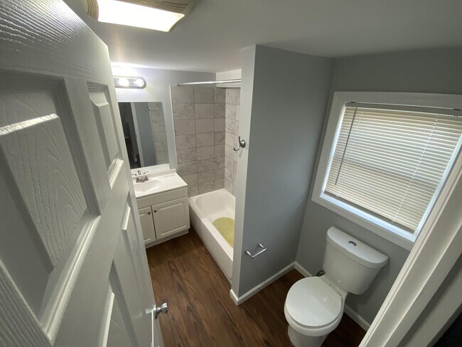 Foto del edificio - 112 Laurel St