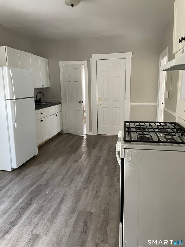 Building Photo - 45 Frank St