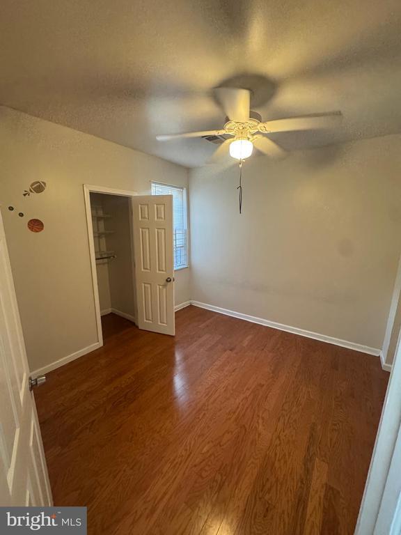 Foto del edificio - 5028 Whitaker Ave