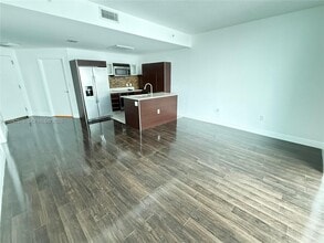 Building Photo - 1900 N Bayshore Dr