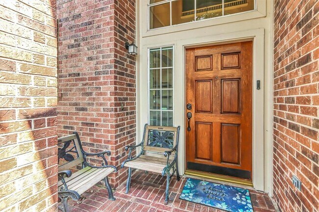 Foto del edificio - 8702 Backcove Ct