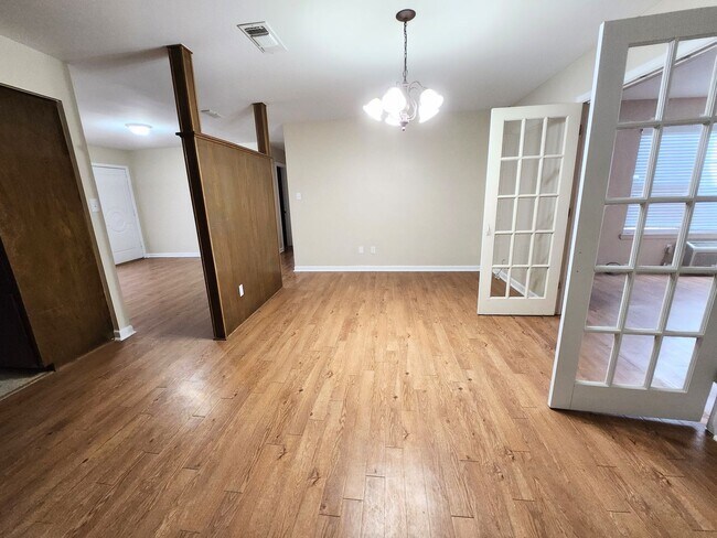 Foto del edificio - Available Now! 3 Bedroom in PG w/ BONUS ROOM