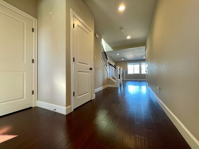 Foto del edificio - 16985 NW Madrone St