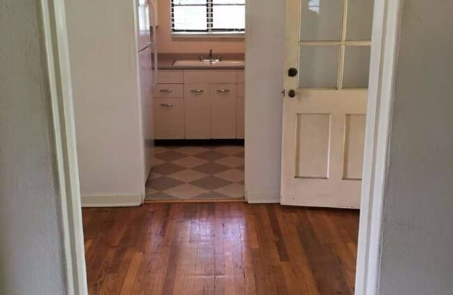 Building Photo - J02