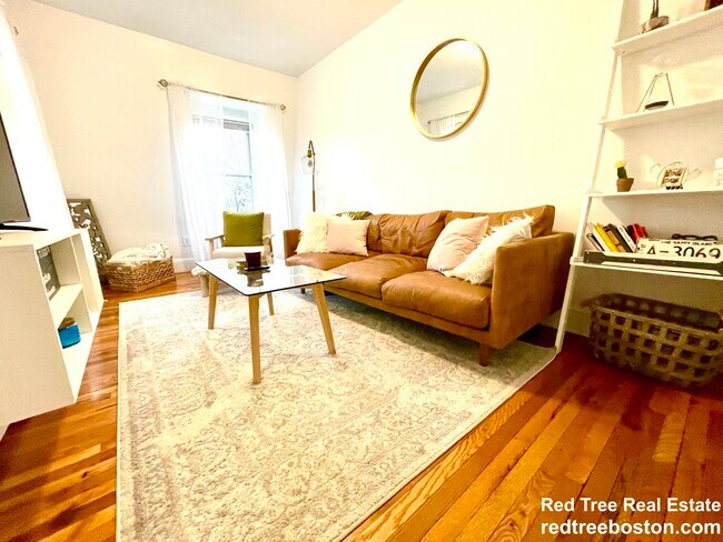 Building Photo - 66 L St