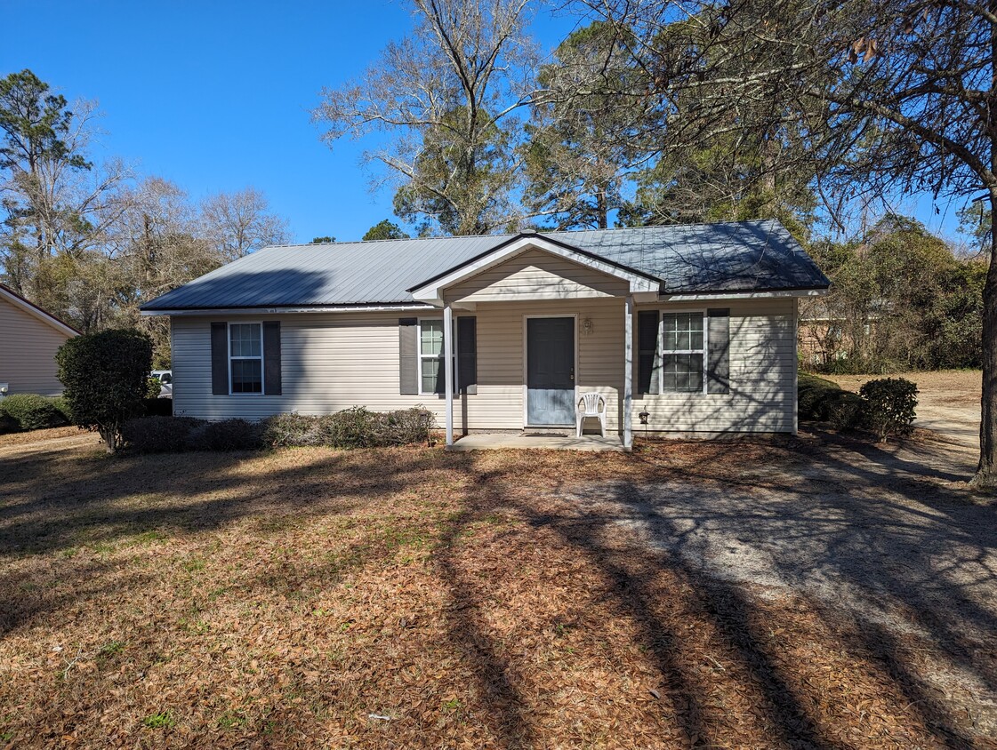 Front of property - 318 Elaine Dr