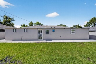 Building Photo - 7950 Longridge Dr