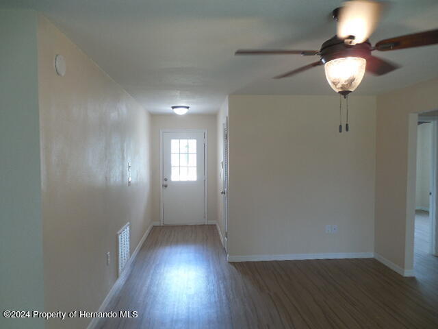 Building Photo - 7321 Lindhurst St