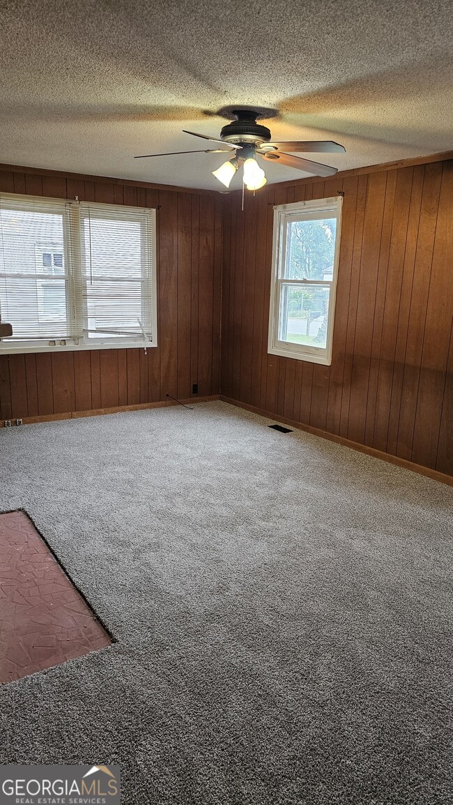 Building Photo - 238 Meadowdale Dr