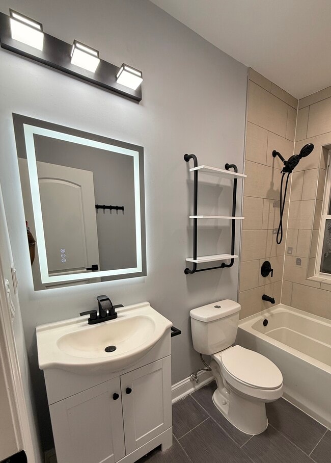 Foto del edificio - 7825 S Loomis Blvd