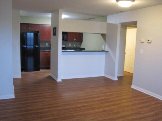 Foto del edificio - 123 Fieldcrest St