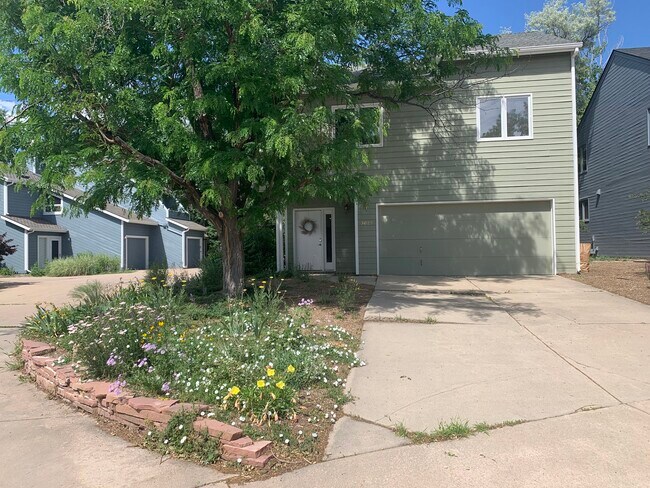 Foto del edificio - 3625 Roundtree Ct