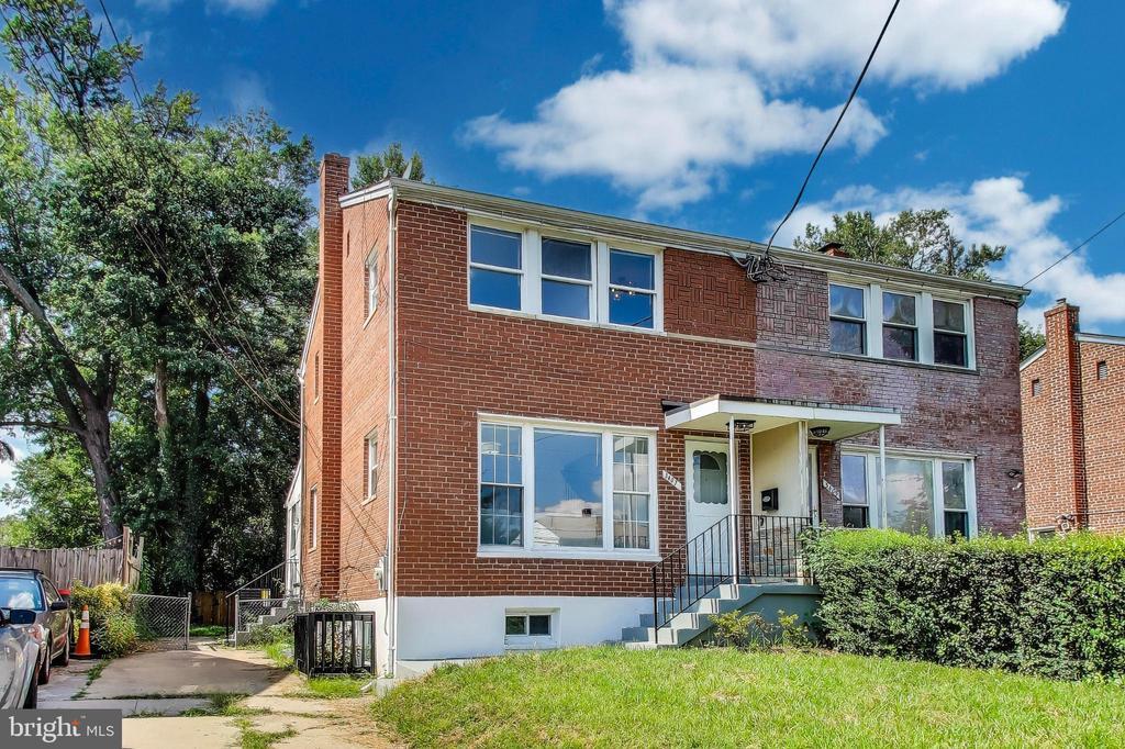 Primary Photo - 3407 Floral St