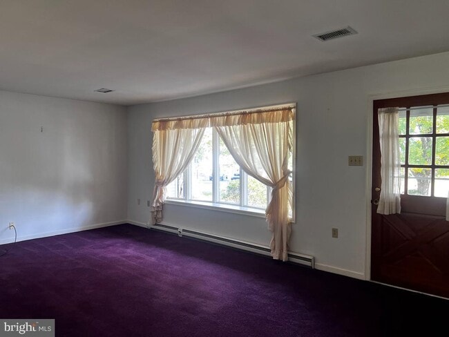 Building Photo - 354 Fry Ave