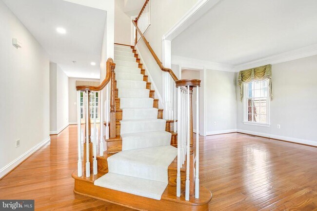 Building Photo - 3530 Schuerman House Dr
