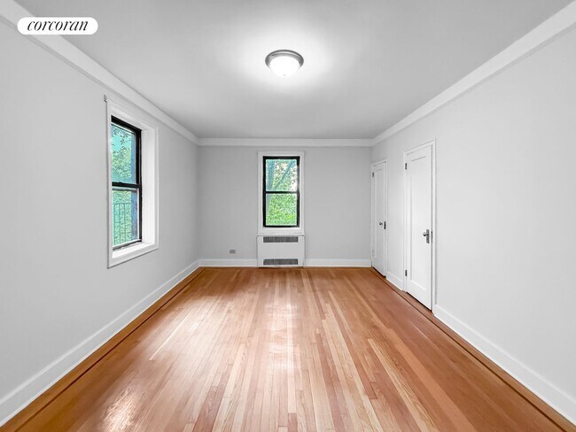 Foto del edificio - 1685 E 5th St