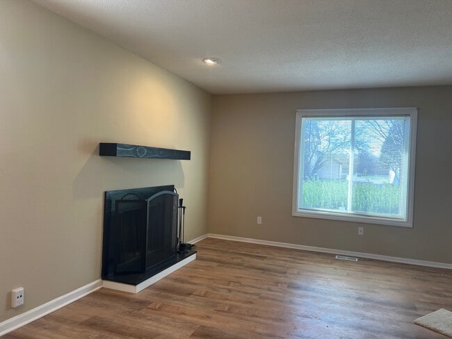 Building Photo - 5804 Ryewyck Dr