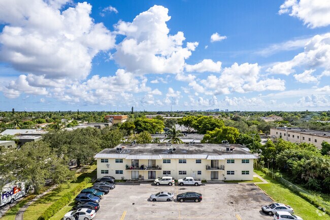 Foto del edificio - 6390 NW 11th St