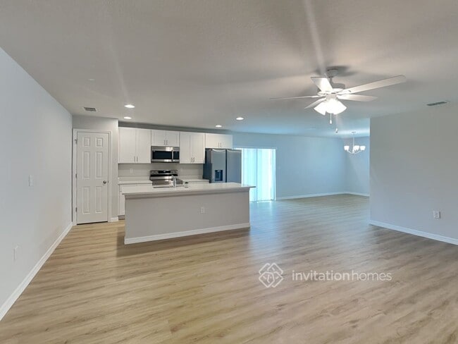 Building Photo - 1741 SW Cashmere Blvd