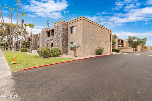 Foto del edificio - 7110 E Continental Dr