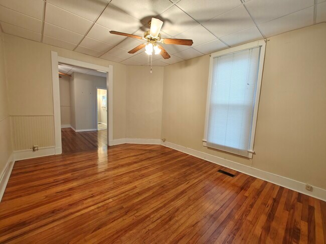 Building Photo - 309 S Shelby St