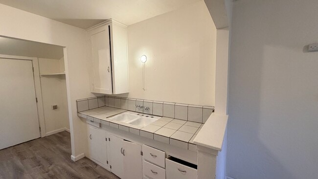 Foto del edificio - 924 E Yosemite Ave