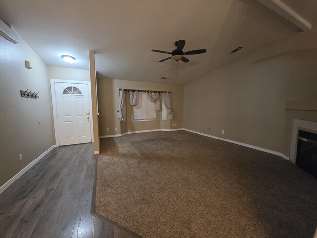 Foto del edificio - 303 Pinon Way