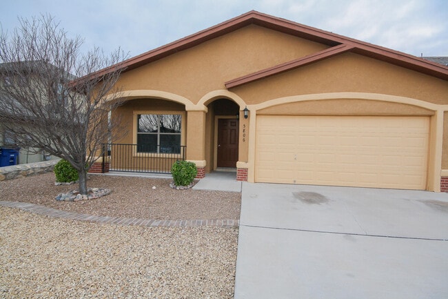 Building Photo - 5806 Redstone Rim Dr
