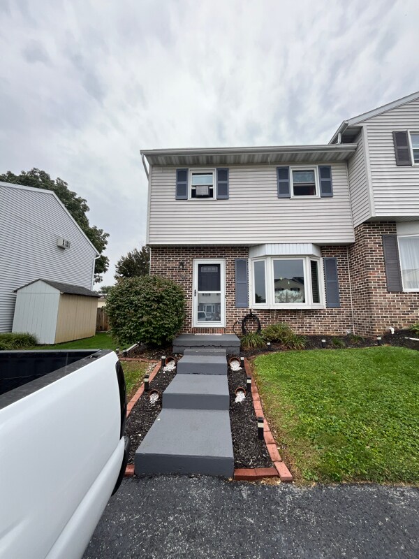 Primary Photo - 260 Riverview Dr