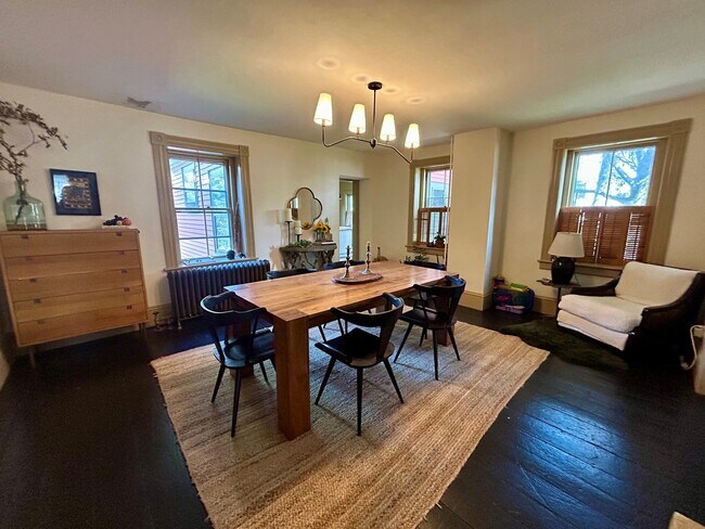 Comedor - 764 Main St