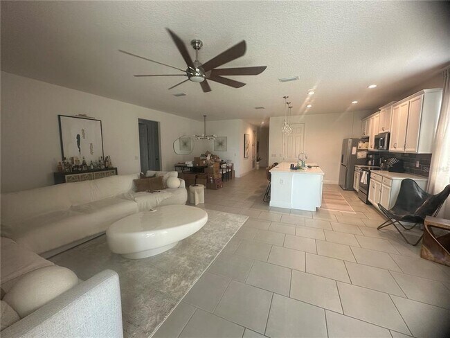 Foto del edificio - 5063 Tibet Ct