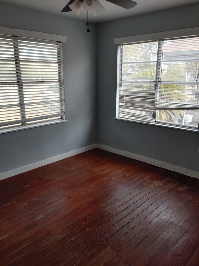 Foto del edificio - 903 S Virginia Ave